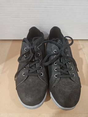 Clarks Cloudsteppers Breeze Sky Sneakers. Size 7.5 (Bin14)